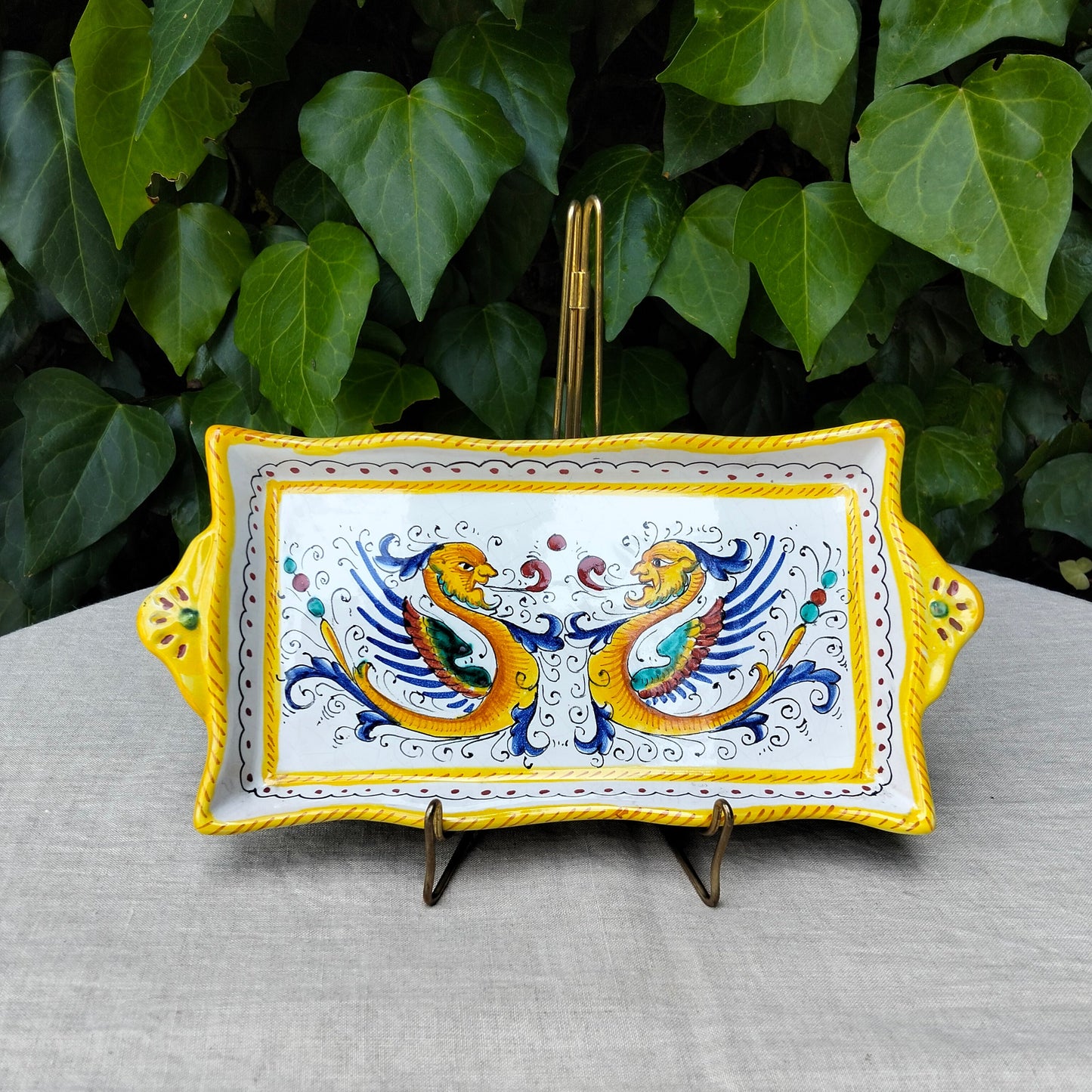 Piccolo Vassoio Rettangolare "Raffaellesco" in Ceramica di Deruta – 25 x 14 cm