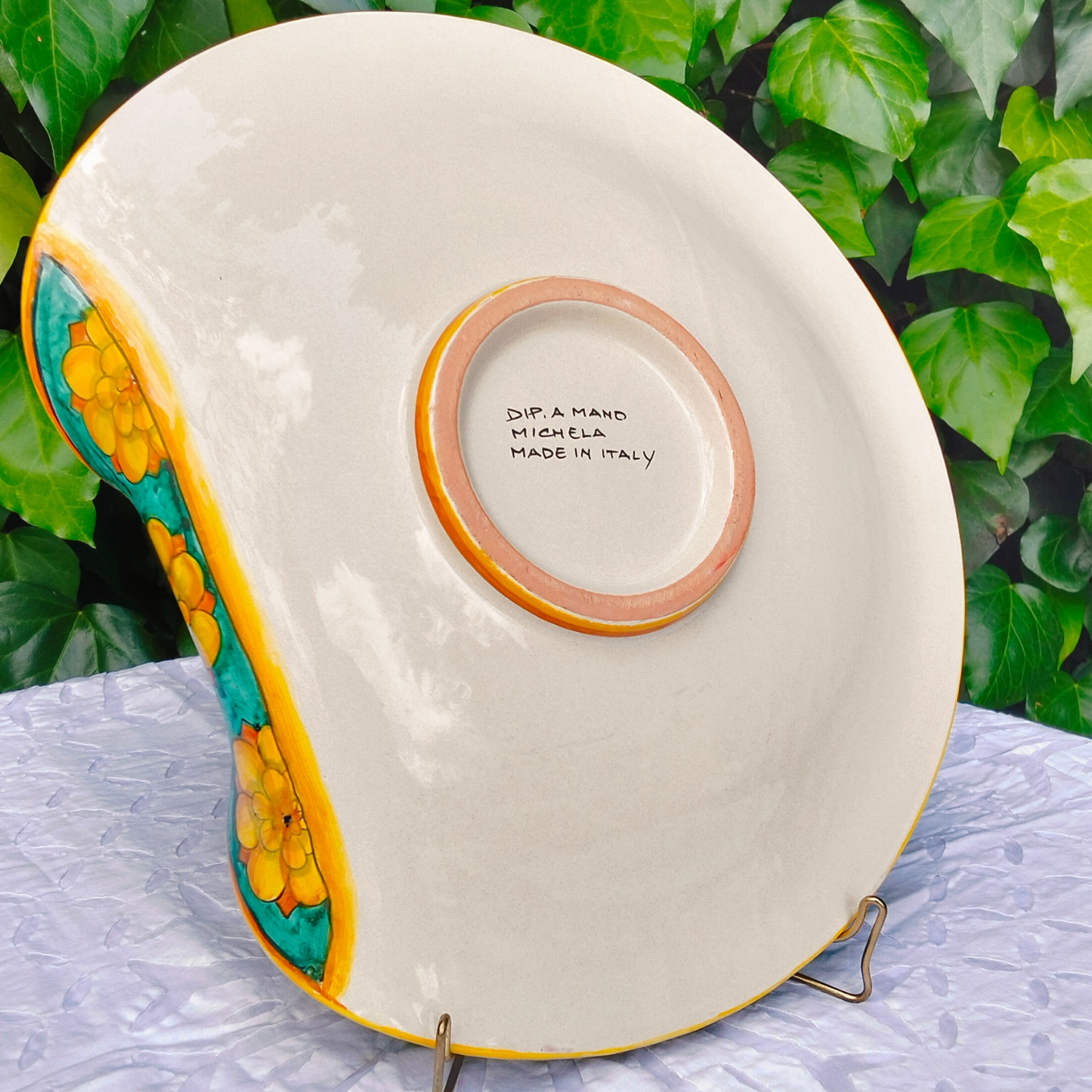 Hand-Painted Deruta Ceramic Plate 40 cm – Yellow Flowers Signed Michela | Anna & Co. Back View